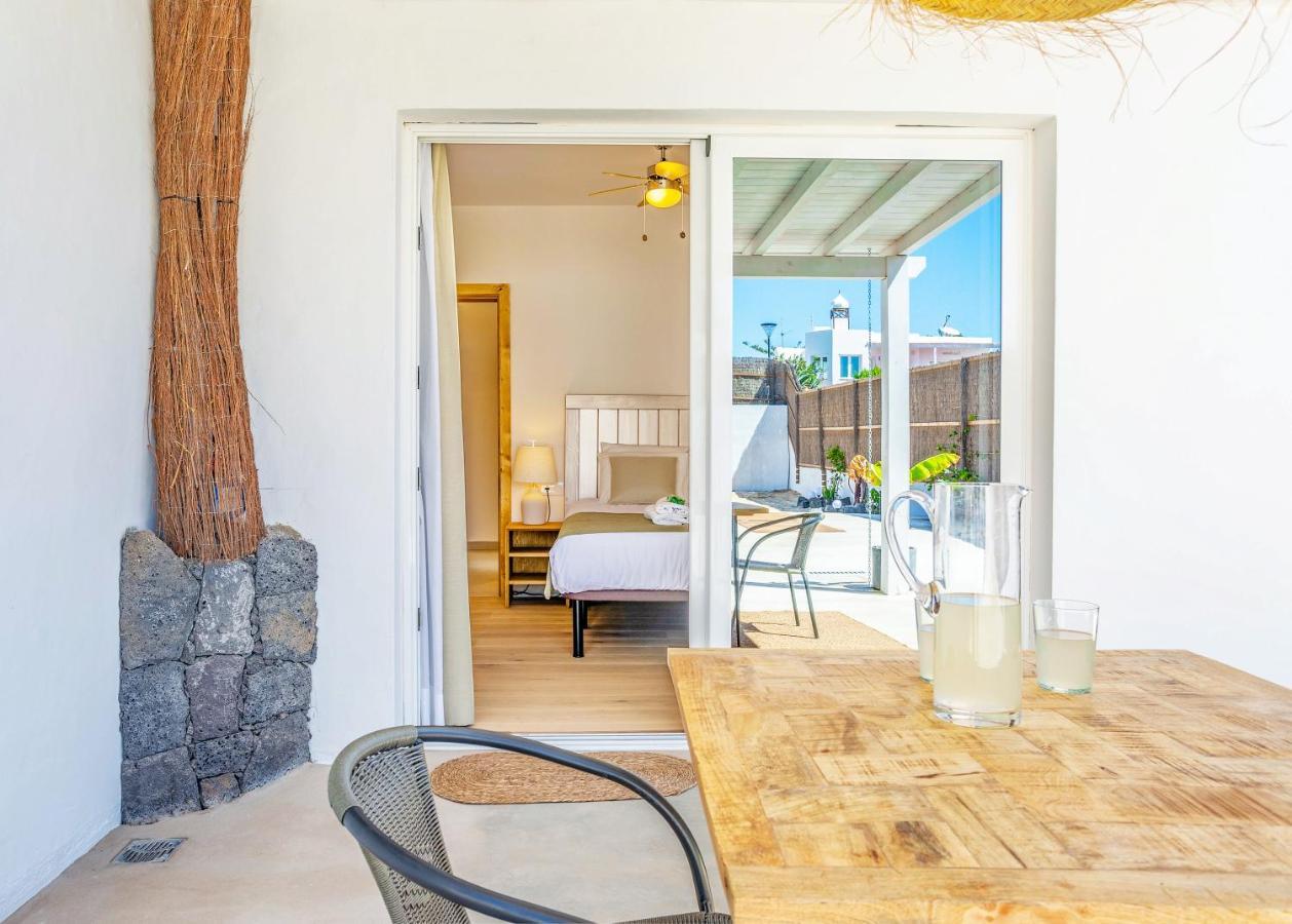 Boutique Beach Villa By Lanzarote Retreats - Private Pool - 1 Min Walk To Sea Pool Charco del Palo Ngoại thất bức ảnh